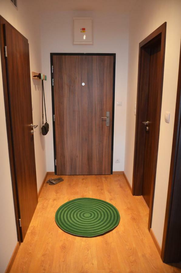 Brand New Apartment. Parking Spot Included! บราติสลาวา ภายนอก รูปภาพ